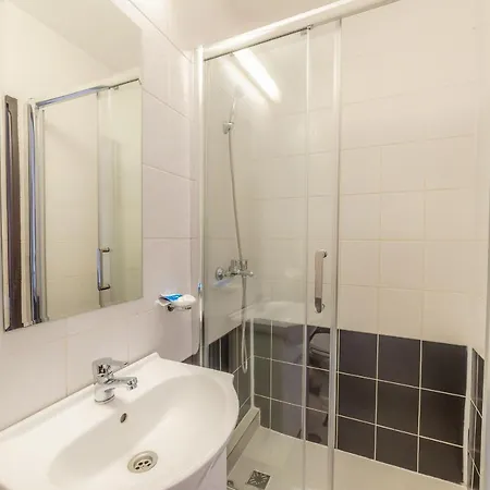 Pension Cluj Konukevi Kaloşvar