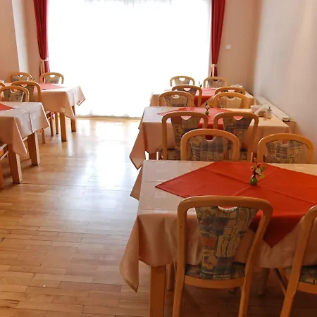 Pension Cluj ゲストハウス